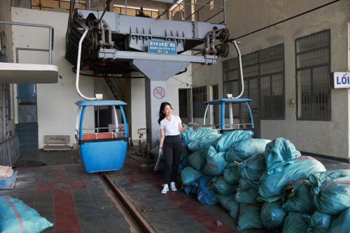 Hàng tấn rác được thu gom ngày đầu phát động Ngày Xanh núi Bà Đen