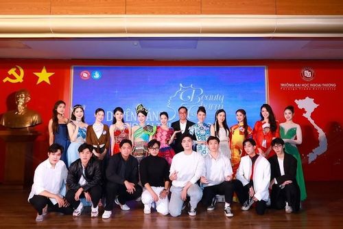 Mãn nhãn cùng phần trình diễn tài năng của Top 12 duyên dáng Ngoại thương 2023