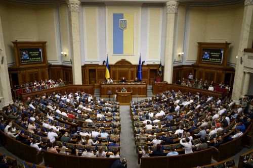 Chính phủ Ukraine rút dự luật huy động quân gây tranh cãi khỏi Quốc hội