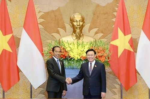 Chủ tịch Quốc hội Vương Đình Huệ hội kiến Tổng thống Indonesia