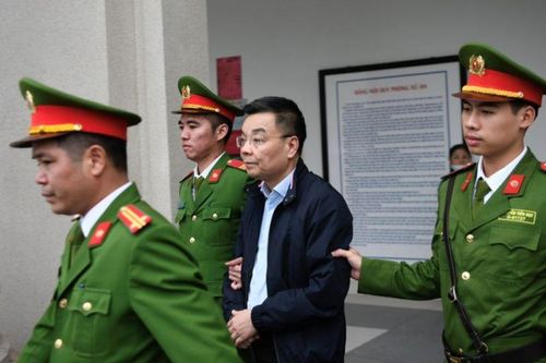 Tòa tuyên án hai cựu bộ trưởng Nguyễn Thanh Long, Chu Ngọc Anh