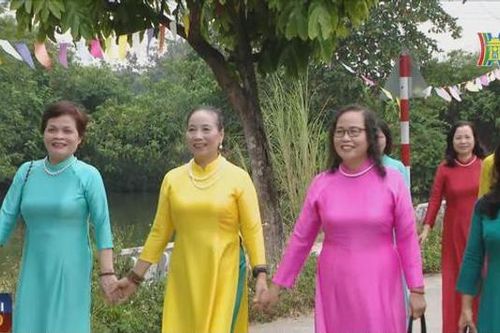 Trải nghiệm 'Tết làng Việt' ở Đường Lâm