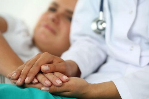 Cuộc chiến đầu tiên với ung thư