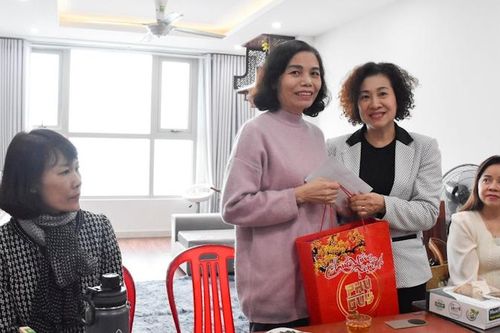 Hỗ trợ các nhà giáo có hoàn cảnh khó khăn dịp Tết Nguyên đán
