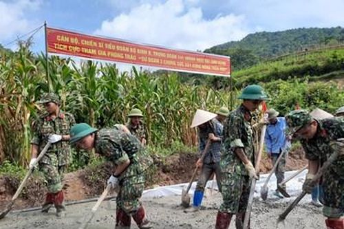 Nhớ lần về với bản xa
