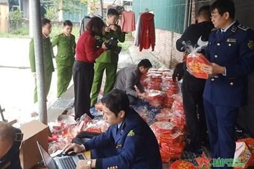 Phát hiện cơ sở sản xuất mứt Tết giả tại Vĩnh Phúc