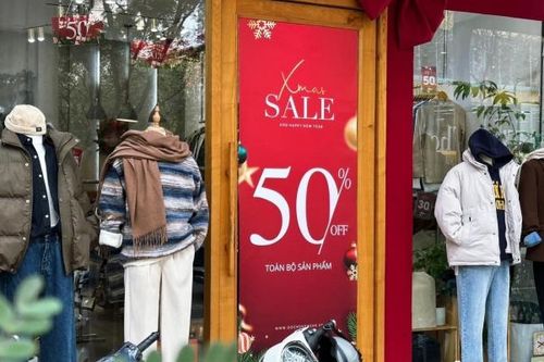 Kinh doanh èo uột, chủ cửa hàng thời trang e dè dự trữ hàng Tết
