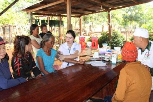Ấm áp 'Xuân biên phòng - Ấm lòng dân bản' ở biên giới Gia Lai