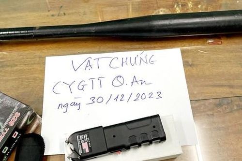 Bắt 3 đối tượng dùng hung khí giải quyết mâu thuẫn trước trường học