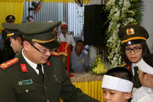 Truy thăng cấp bậc hàm cho Phó trưởng công an phường hy sinh ở Huế