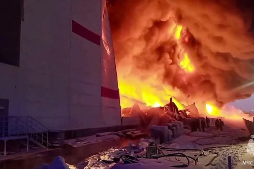 Nga: Cháy lớn tại khu nhà kho tổng hợp ở thành phố St. Petersburg