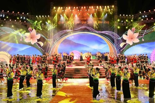 Nhiều hoạt động văn hóa, thể thao đặc sắc tại Lễ hội Hoa Anh Đào-Điện Biên Phủ
