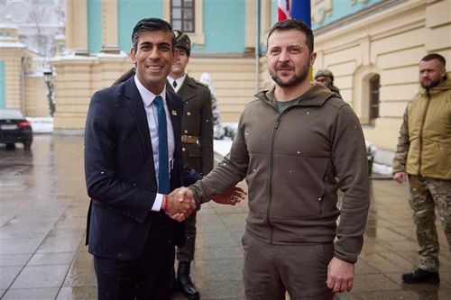 Bài toán khó của Ukraine: Dồn quân cho chiến trường, hậu phương thiếu lực lượng