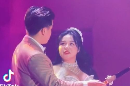 Nam ca sĩ Vbiz bí mật tổ chức lễ cưới ở tuổi 24, là chủ nhân loạt hit 'triệu view'