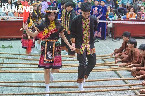 Trải nghiệm nhiều hoạt động hấp dẫn tại ngày hội văn hóa dân gian