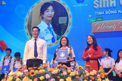 Những điển hình Sao Tháng Giêng