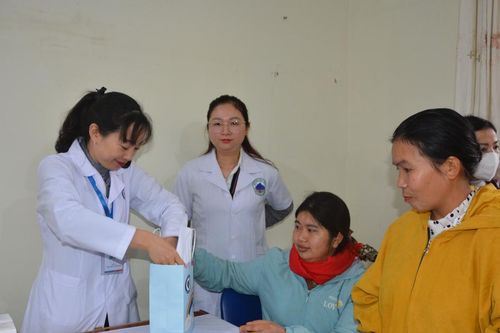 Ấm áp chương trình khám bệnh miễn phí tại vùng cao Bắc Hà
