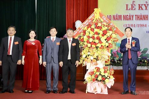 Kỷ niệm 40 năm thành lập phường Vân Cơ