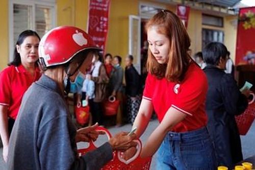 Yêu thương từ chợ 'Tết nhân ái'