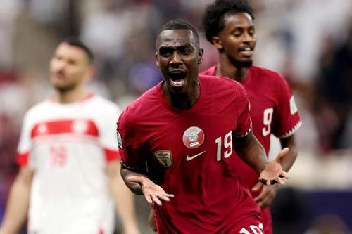 Chủ nhà Qatar thắng đậm trong ngày khai màn Asian Cup