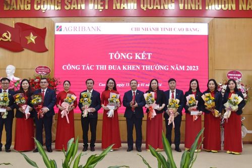 Agribank Cao Bằng phấn đấu vốn huy động tăng từ 4% trở lên
