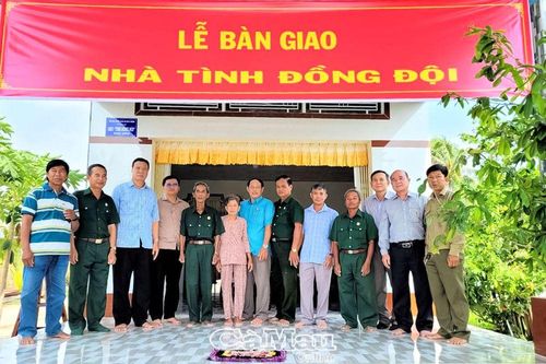 Ấm tình đồng đội