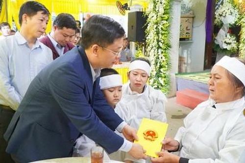 Truy thăng cấp bậc hàm từ Đại úy lên Trung tá đối với Phó Trưởng Công an phường hy sinh