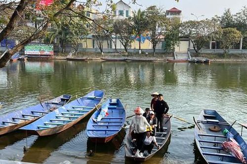 Siết chặt kiểm soát thuyền, đò chở khách vào chùa Hương
