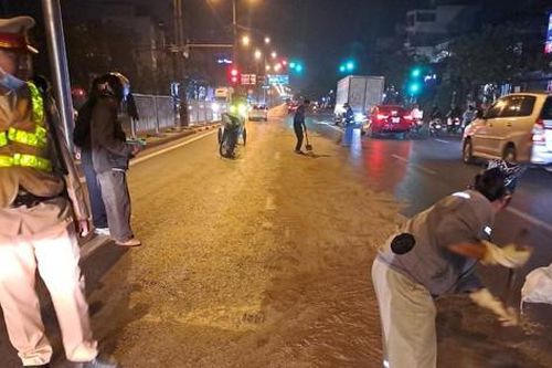 Cảnh sát giao thông ngăn chặn 2 vụ nhập cảnh trái phép