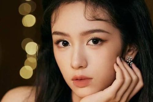 Sao nữ 'số hưởng' nhất Đêm hội Weibo: Hội ngộ 5 người yêu cũ mà không gặp rắc rối