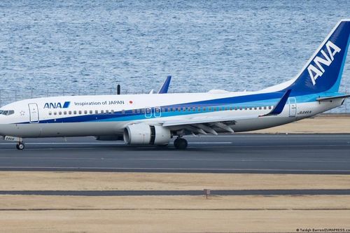 Máy bay Boeing 737-800 quay đầu ở Nhật vì nứt cửa sổ buồng lái