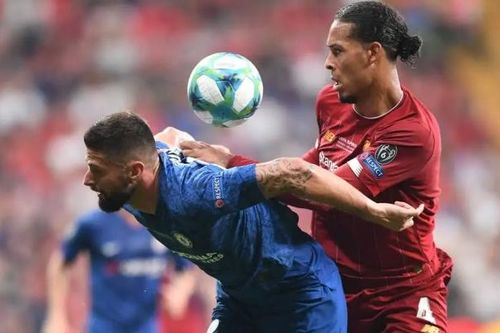 Virgil van Dijk chọn Olivier Giroud là đối thủ 'khó nhằn' nhất