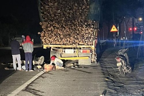 Hai người có nồng độ cồn gần gấp 3 mức kịch khung tông vào xe tải tử vong