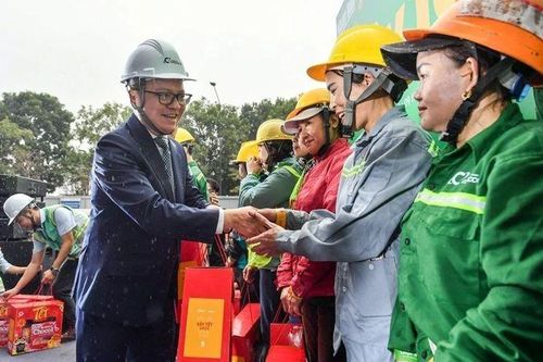 'Xây Tết' ấm lòng những người công nhân