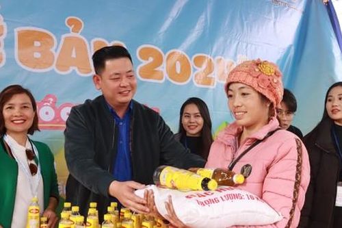 'Nắng ấm về bản 2024' ghé thăm điểm trường khó khăn tại Sơn La