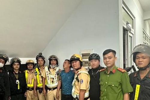 Cảnh sát nổ súng truy bắt nghi phạm cướp xe máy ở TPHCM