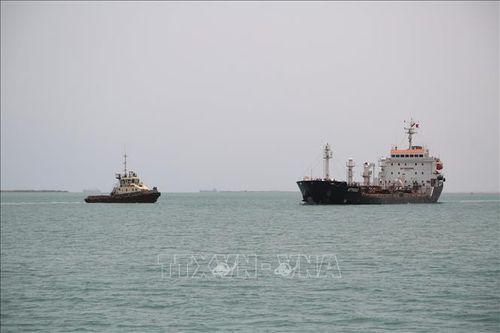 Phong trào Houthi tấn công nhầm tàu chở dầu Nga