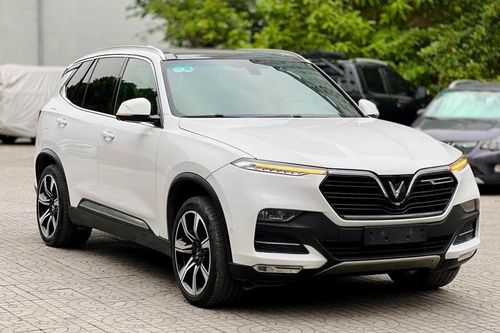 Sau 4 năm lăn bánh, VinFast Lux SA2.0 cũ được chào bán với mức giá không tưởng