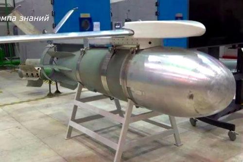 Nga ra mắt bom FAB-1500-M54 nặng 1,5 tấn với mô-đun điều khiển UMPK