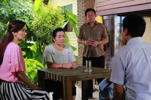 Tôi vừa bàn đi hưởng tuần trăng mật, bố mẹ đã cấm cản với lý do khó tin