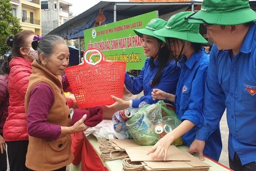 Khởi động mô hình 'Chợ dân sinh - Giảm thiểu rác thải nhựa'