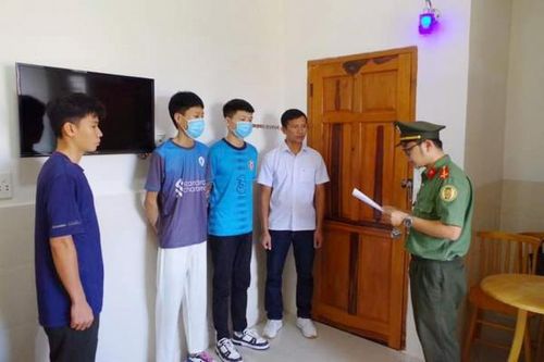 Ninh Thuận trục xuất hai người nước ngoài nhập cảnh trái phép