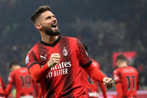 Giroud lại khiến người hâm mộ ngỡ ngàng