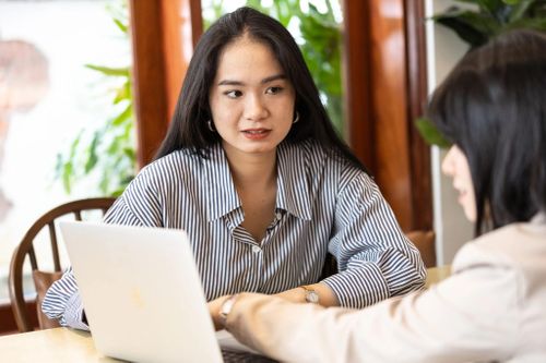Chọn đi hay ở lại khi sếp báo 'Năm nay không có thưởng Tết'?
