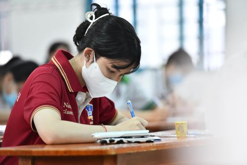 TP.HCM cấm trường tư thu gộp học phí nhiều năm