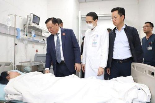 Bệnh viện Xanh Pôn miễn phí điều trị cho bệnh nhân vụ cháy phố Hàng Lược