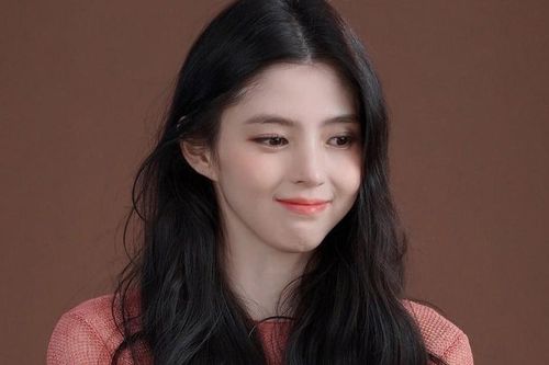 Han So Hee chia sẻ lý do chọn diễn xuất thay vì đi du học