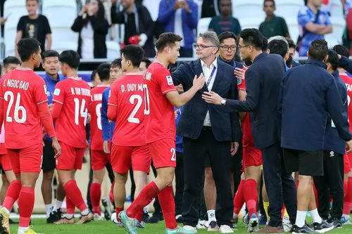 HLV Philippe Troussier: Đội tuyển cần giữ tự tin, tích cực để gặp Indonesia