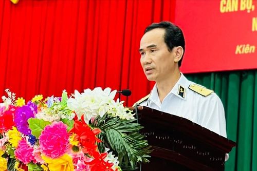 Đoàn đại biểu thăm, chúc tết cán bộ, chiến sĩ, nhân dân các đảo thuộc vùng biển Tây Nam