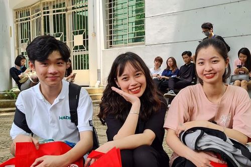 Bỏ xét tuyển học bạ sẽ công bằng, hạn chế bảng điểm 'đẹp như mơ'